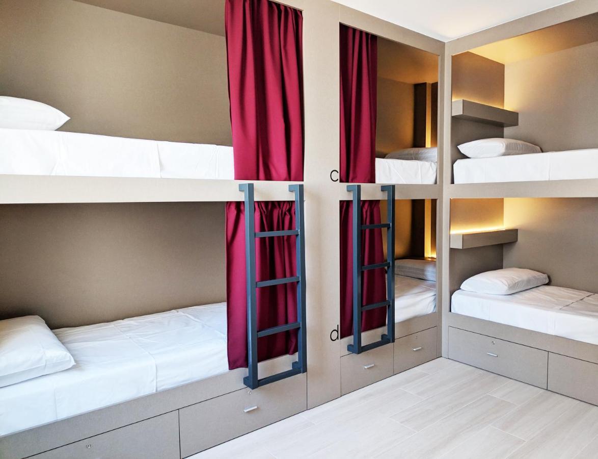 Family Room,1001790669:JPEG