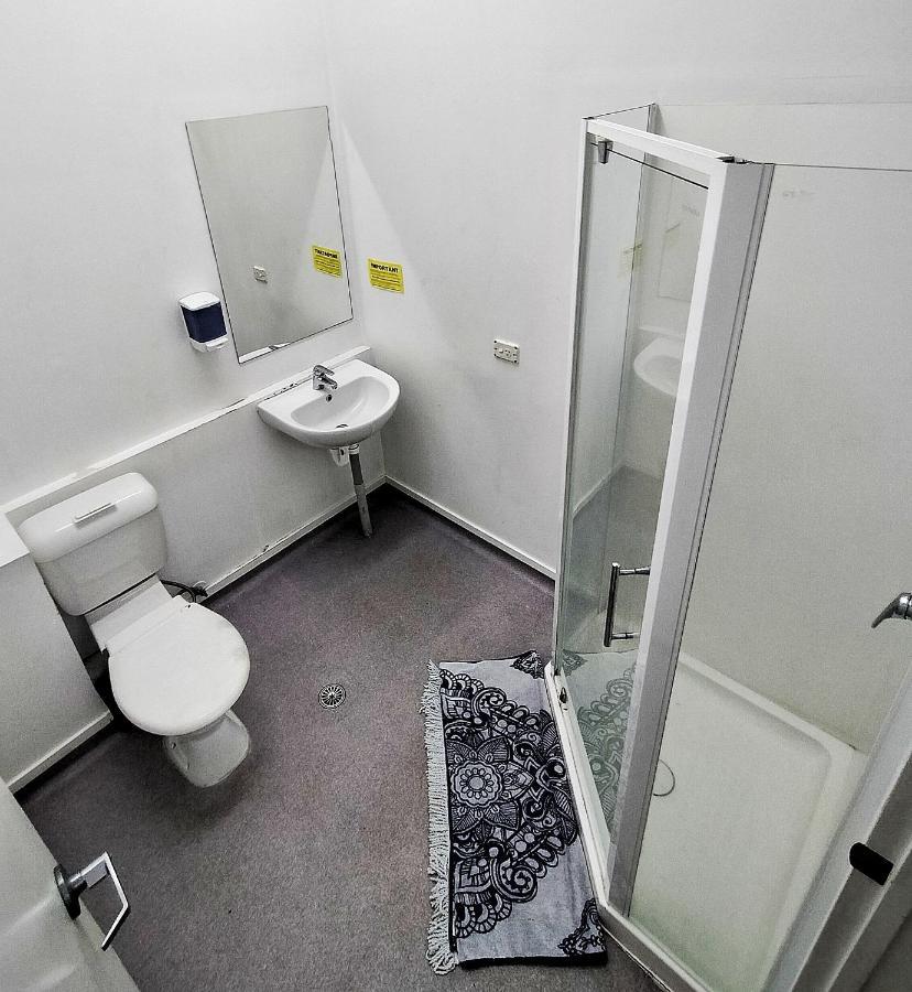 Chambre Double sans Fenêtre avec Salle de Bains Privative