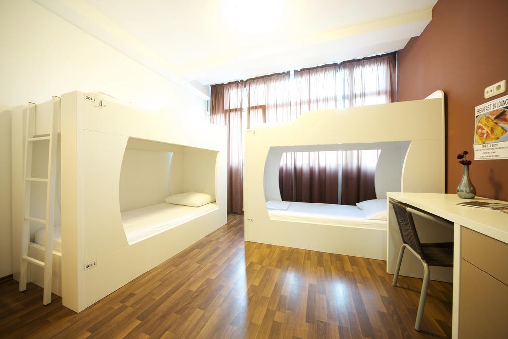 Chambre Quadruple avec Salle de Bains Privative