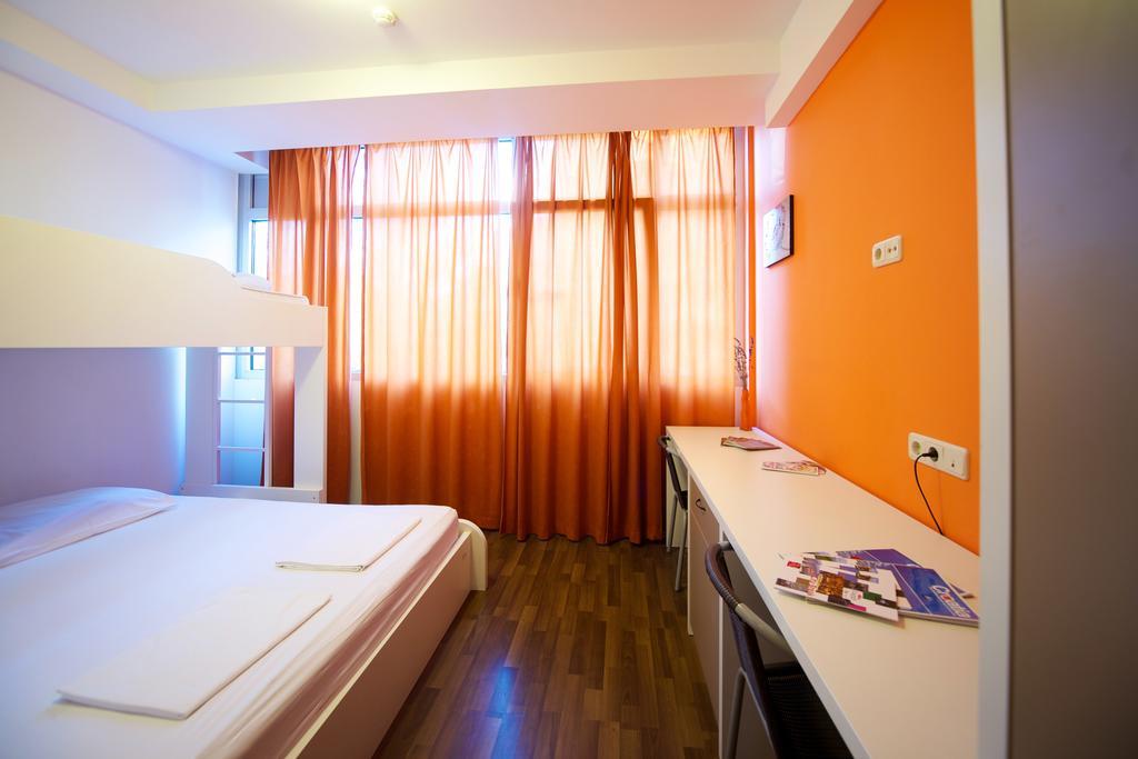 Chambre Triple avec Salle de Bains Privative