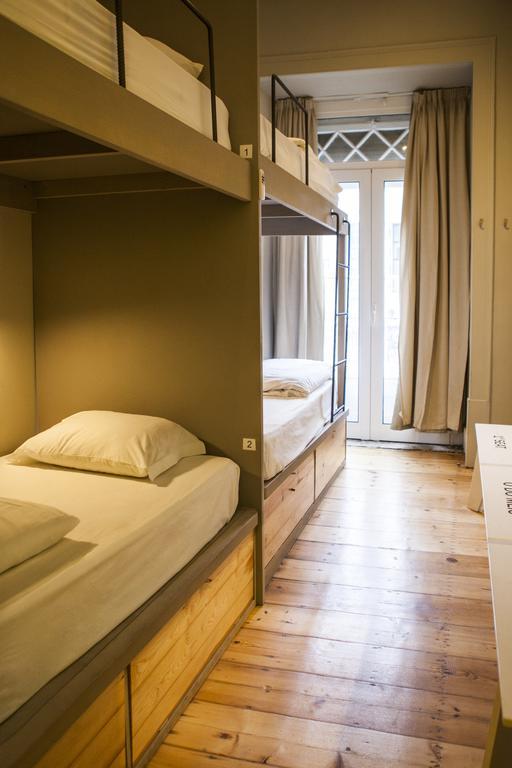 Lit dans Dortoir Mixte de 4 Lits avec Salle de Bains Commune