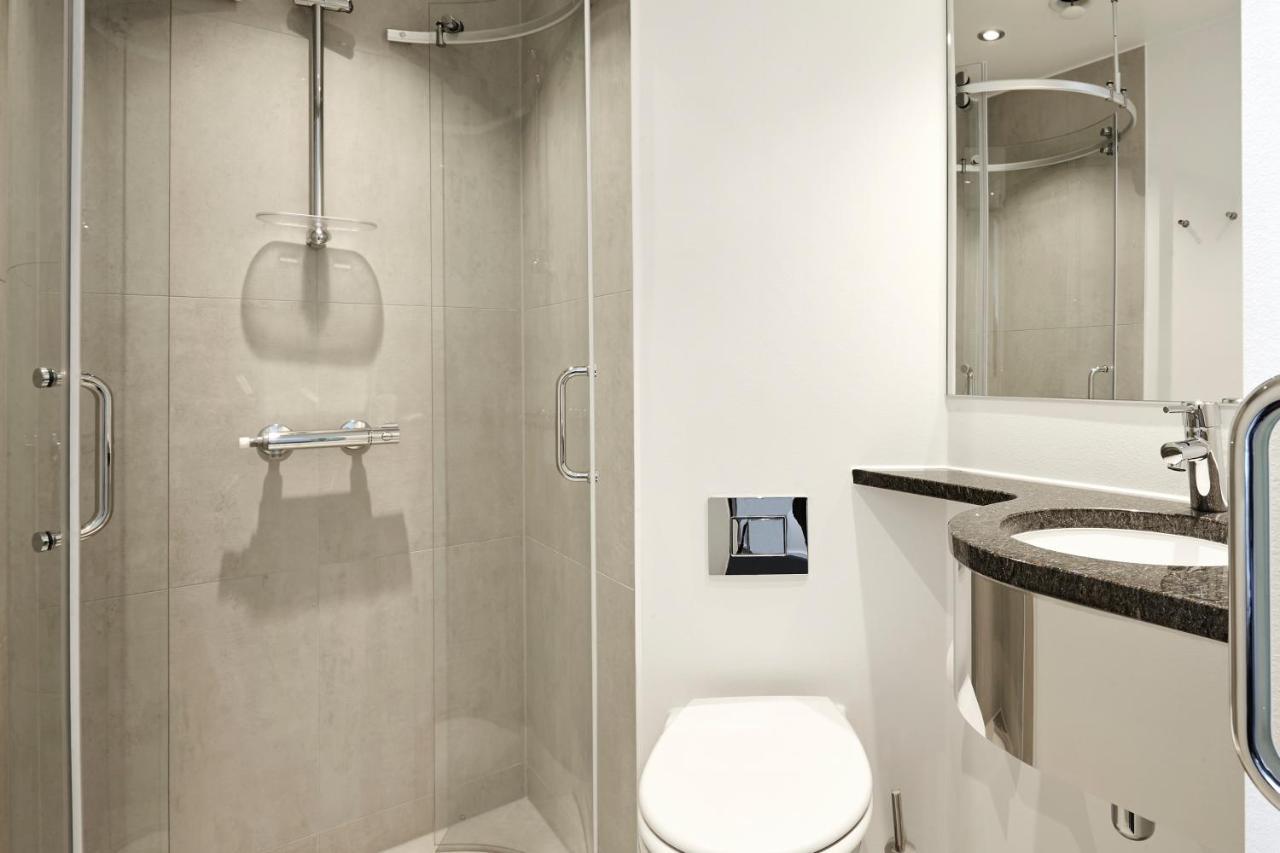 Chambre Privée avec 6 Lits et Salle de Bains Privative