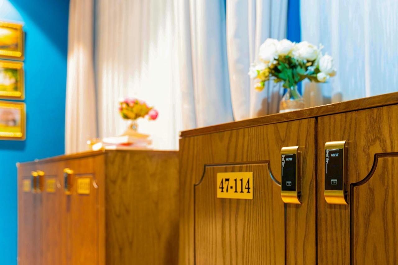 Deluxe Female 6 Beds Dormitory Room With City View,1138392925:JPEG