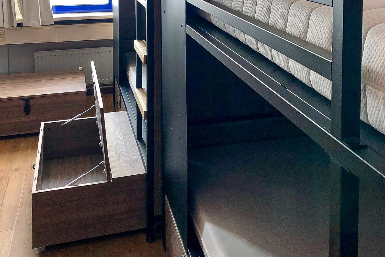 Chambre Privée avec 4 Lits et Salle de Bains Commune