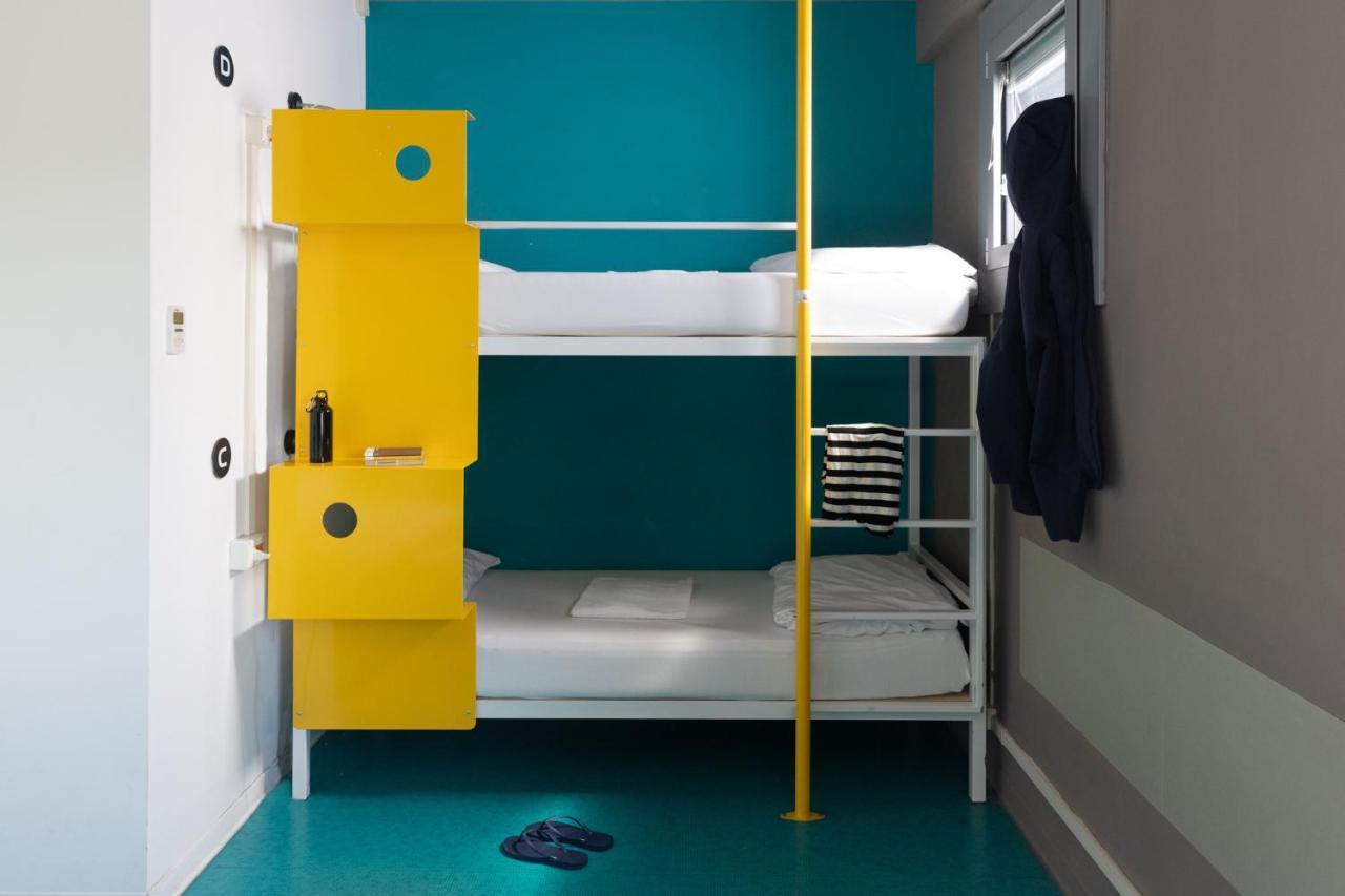 Family Room,1288280374:JPEG