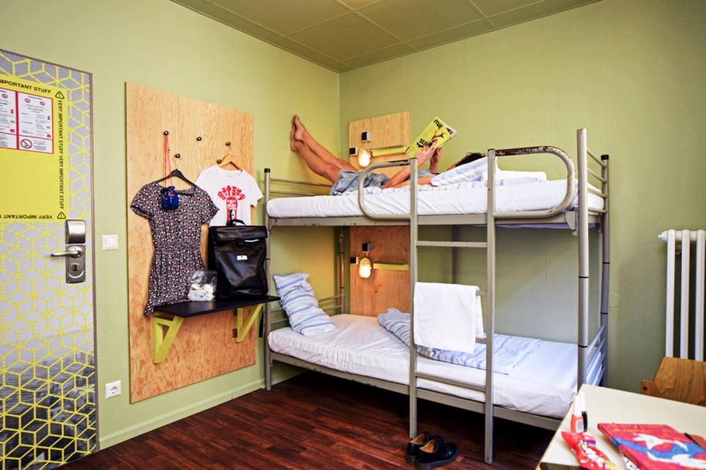 Lit dans Dortoir pour Femmes de 4 Lits