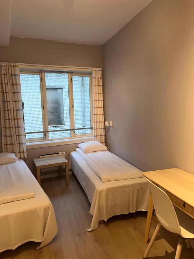 Twin Room with Shared Bathroom,1319354827:JPEG