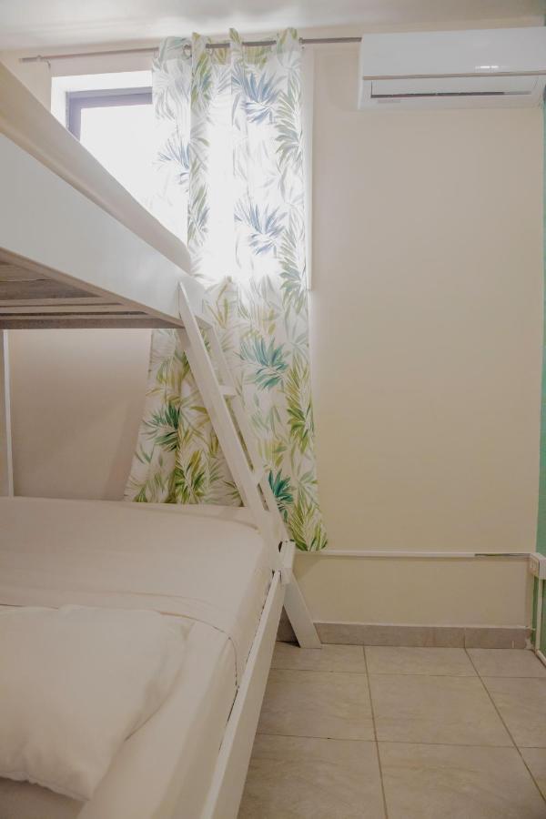 Chambre Triple Basique avec Salle de Bains Commune