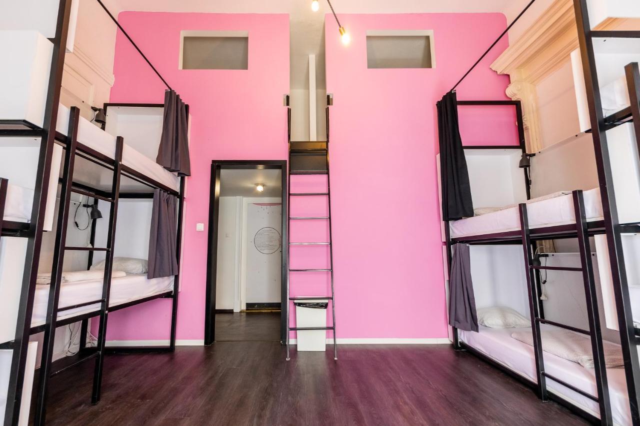 Bed in 10-Bed Dormitory Room with Private Bathroom,1377938204:JPEG