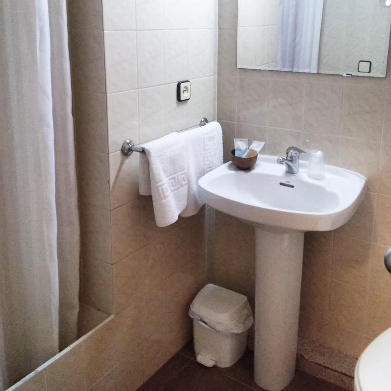 Single Room,820710287:JPEG