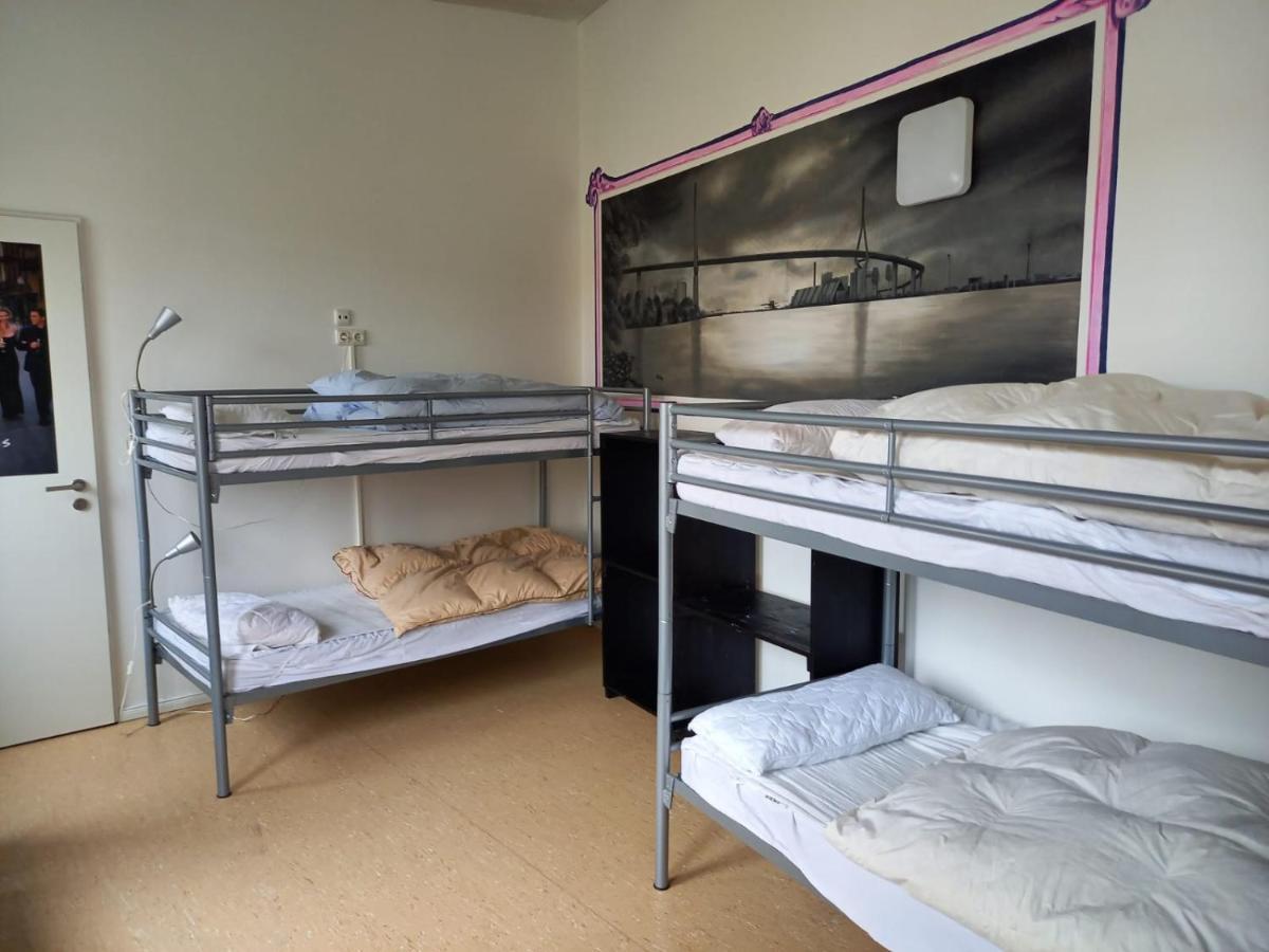Lit dans Dortoir pour Femmes de 4 Lits