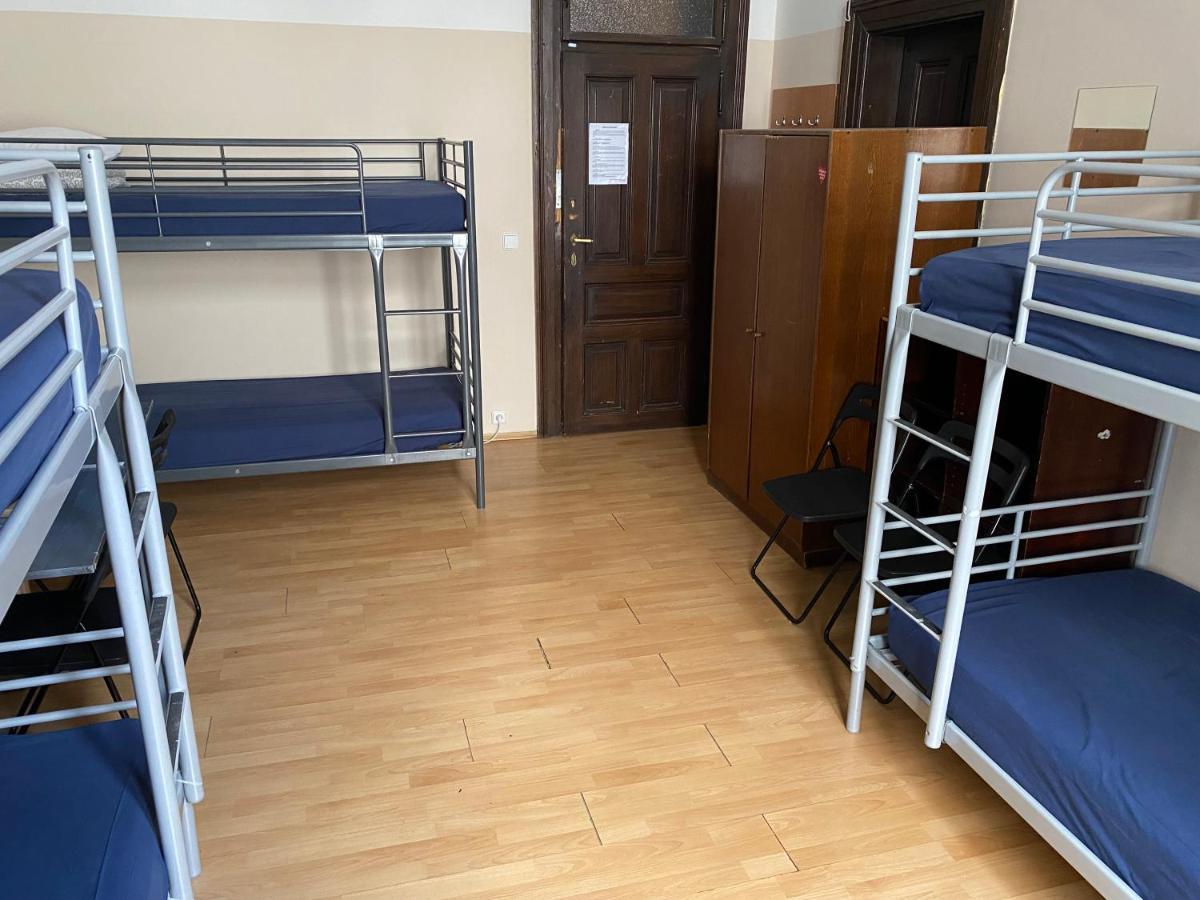 Family Room,1397340770:JPEG