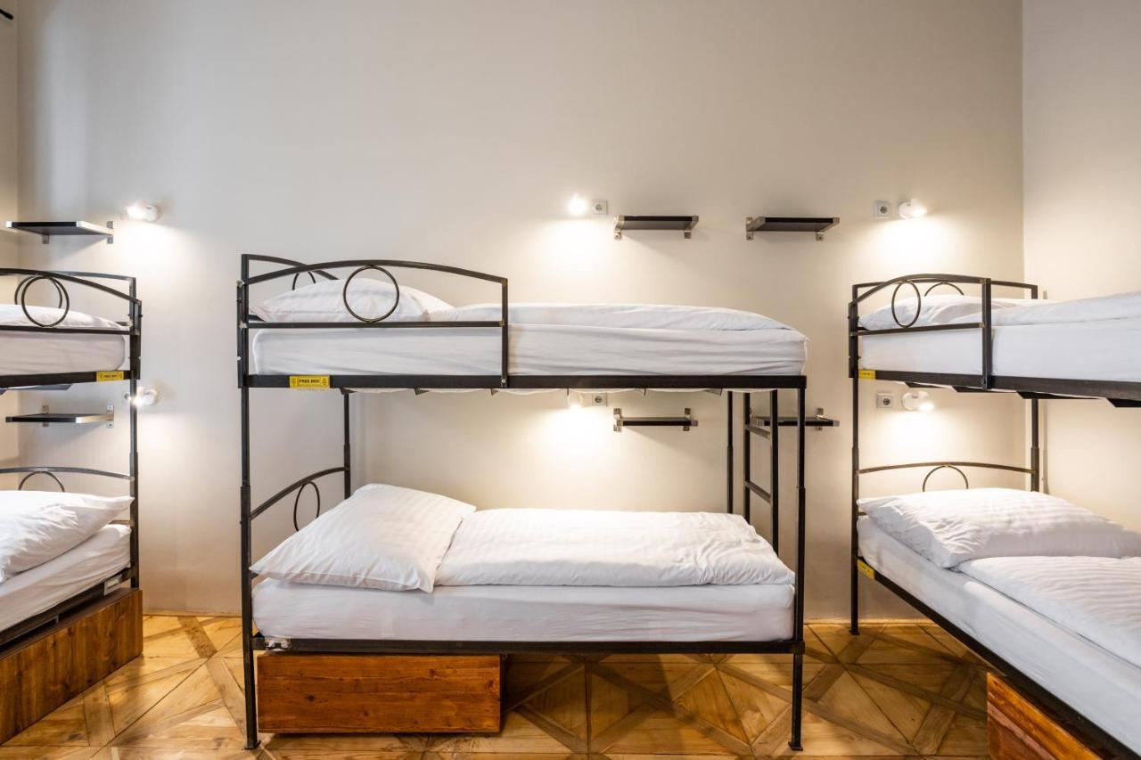 Lit dans Dortoir pour Hommes