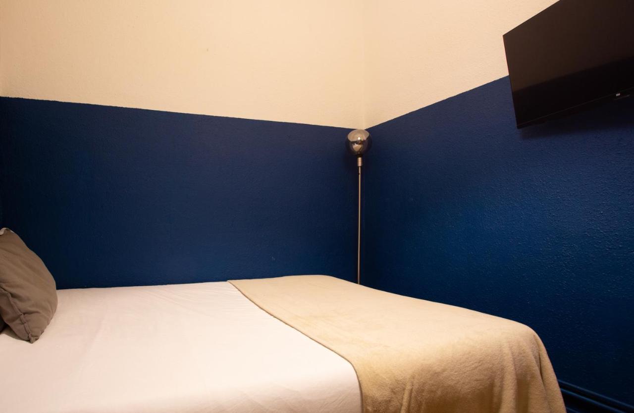 Double Room No Window,1419599166:JPEG