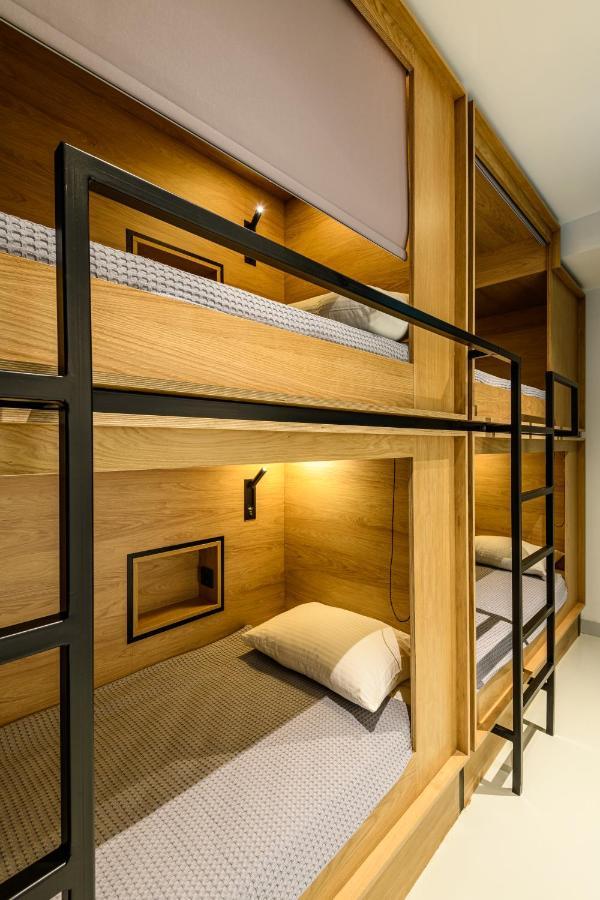 Lit Simple dans Dortoir Mixte de 8 lits