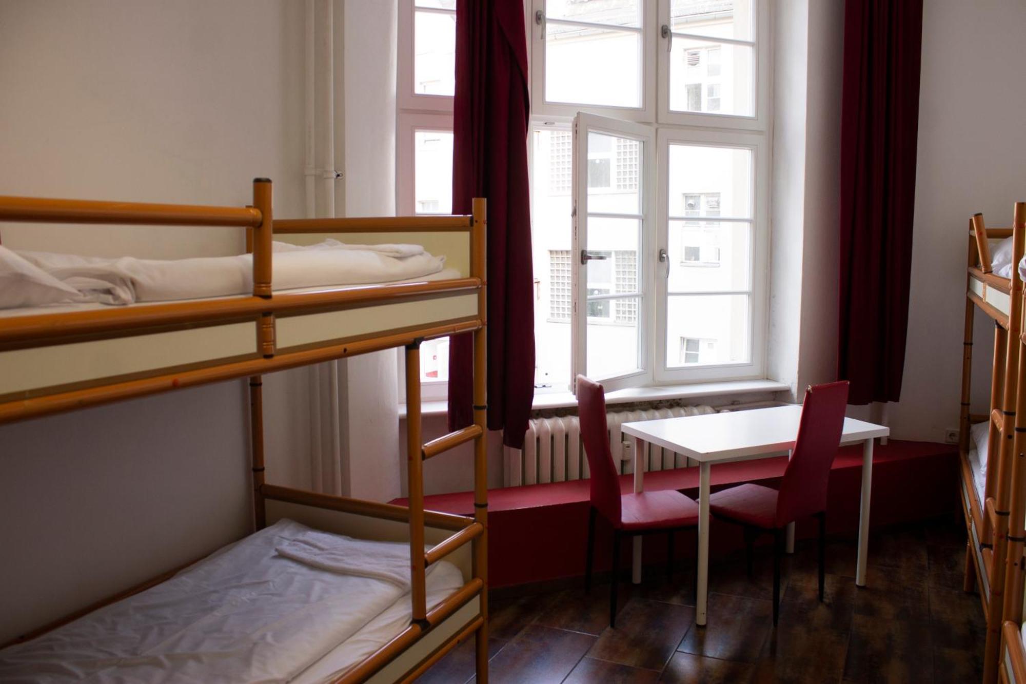 Lit Simple en Dortoir Mixte (8 personnes)