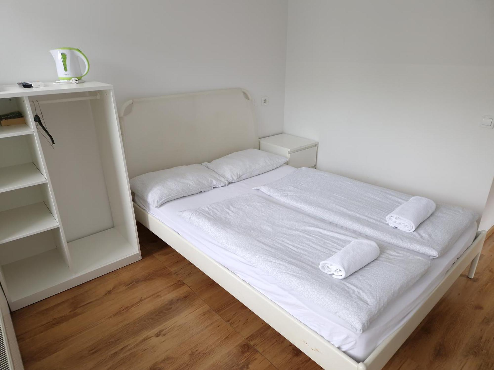 Budget Double Room with Private Bathroom,1549924093:JPEG