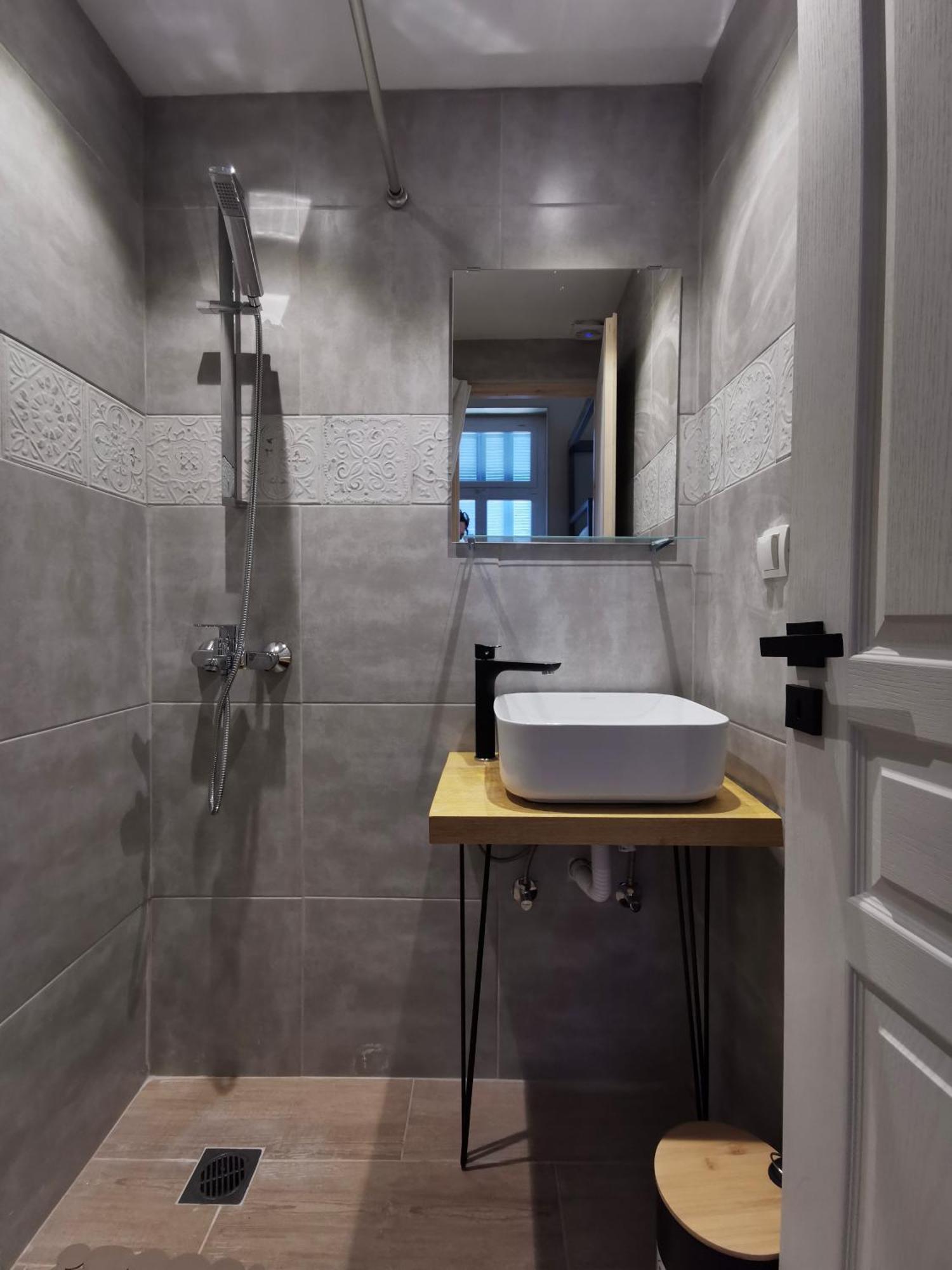 Mixed Dormitory Room,1550989591:JPEG