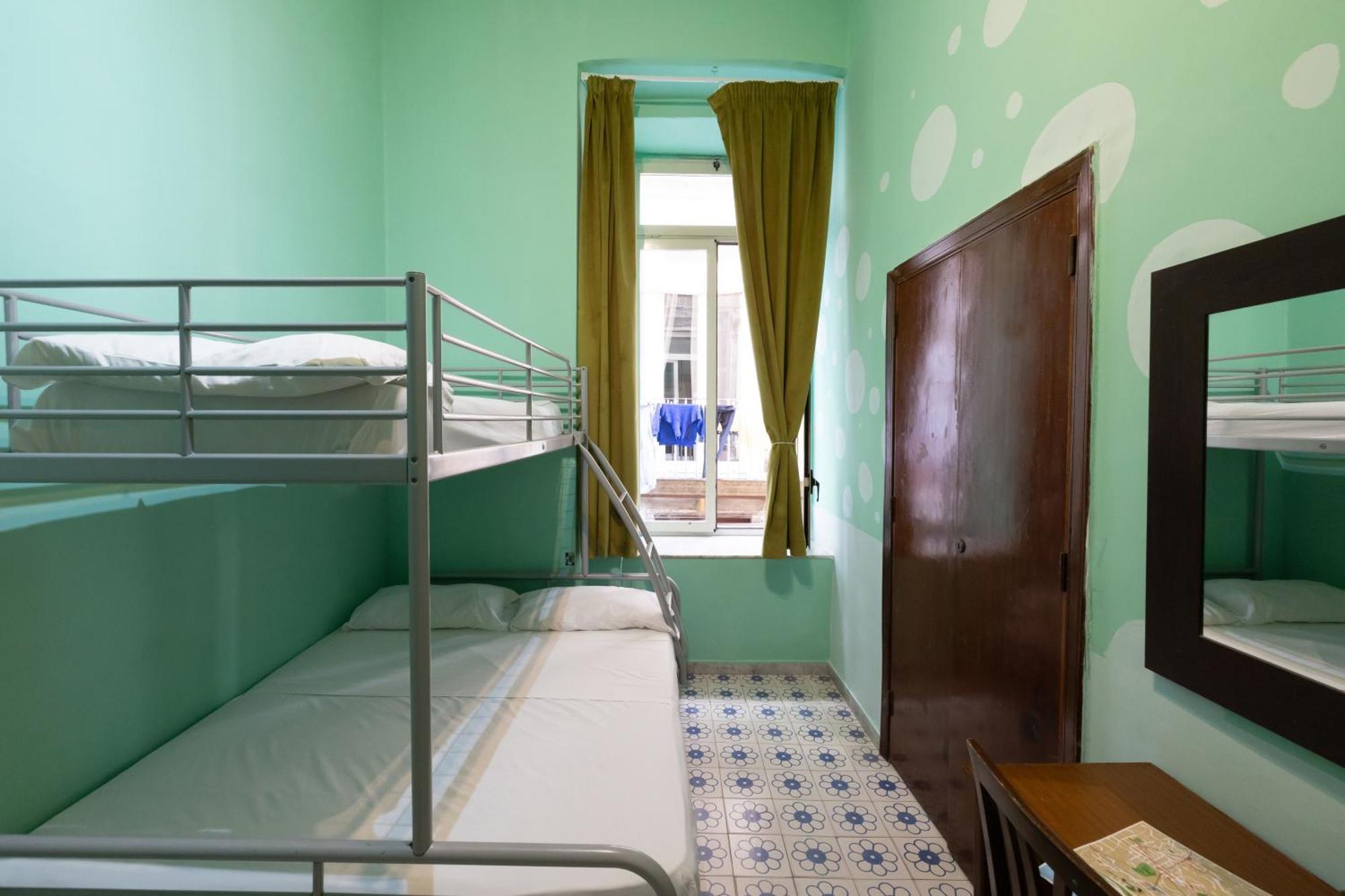 Chambre Triple avec Salle de Bains