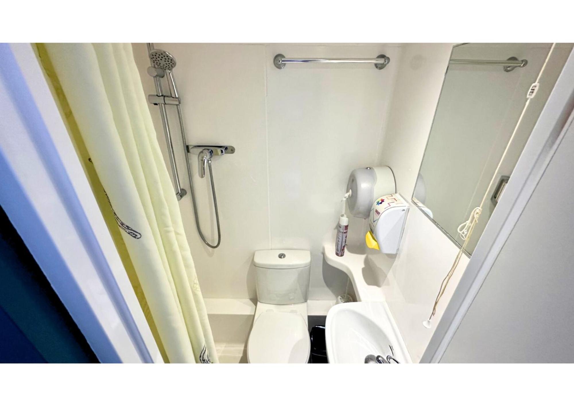 4-Bed Mixed Dormitory Room with Private Bathroom,1765217015:JPEG
