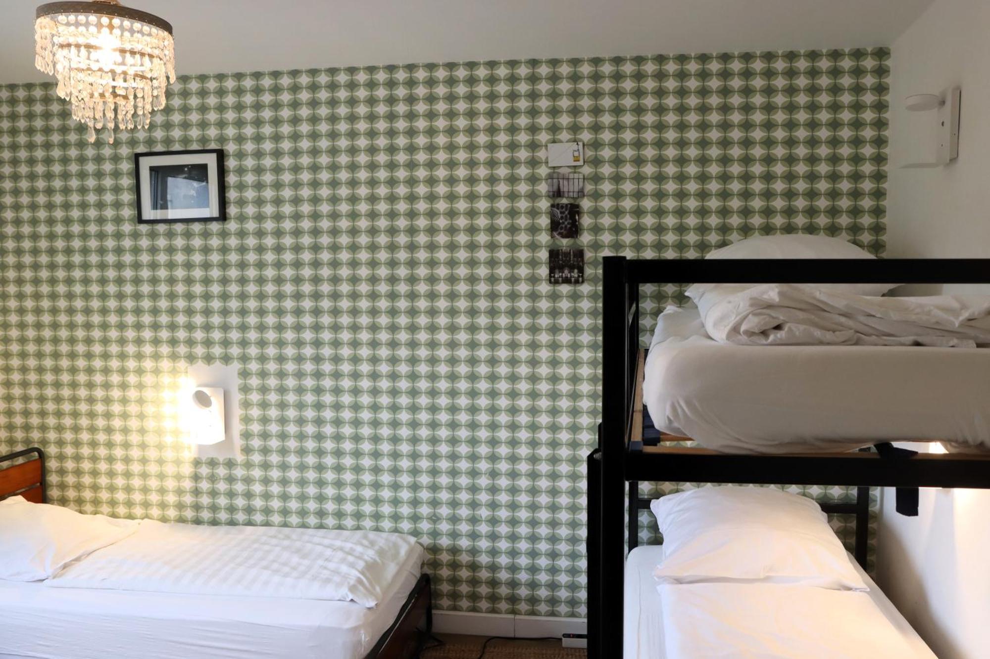 Chambre Triple avec Salle de Bains
