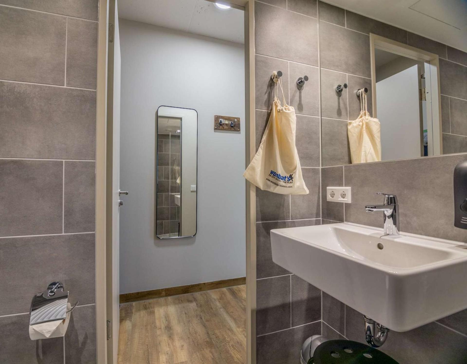 Bed in 4-Bed Mixed Dormitory Room,1581170899:JPEG