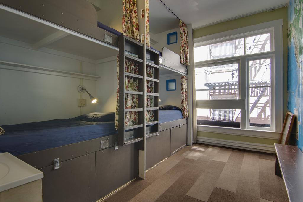 Bed in 10-Bed Mixed Dormitory Room,1329573131:JPEG
