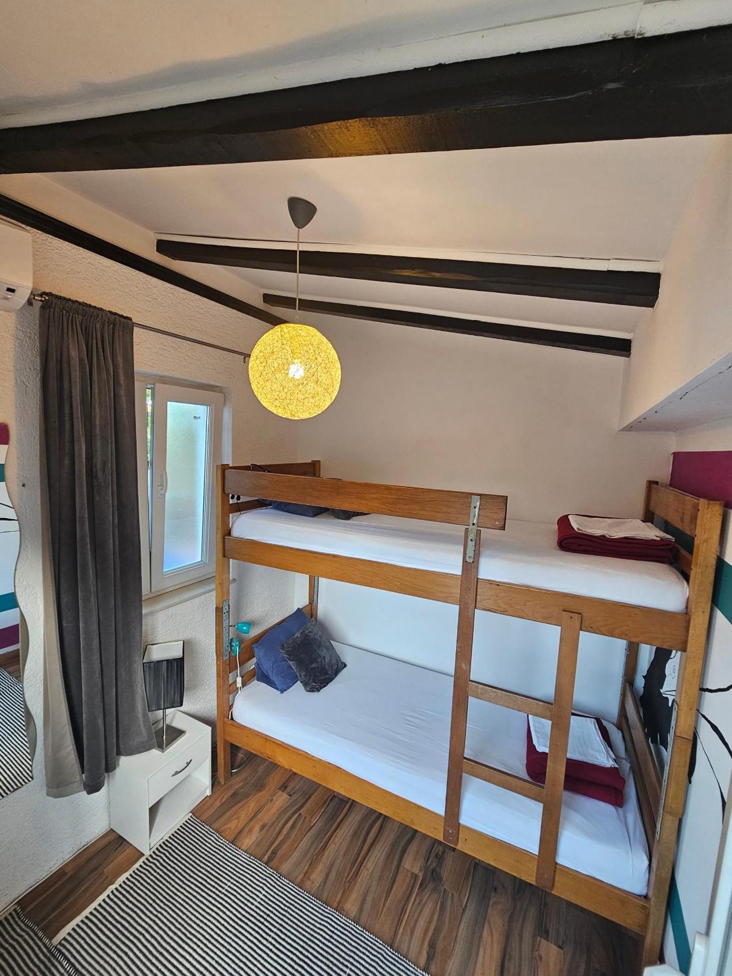 Petite Chambre Lits Jumeaux
