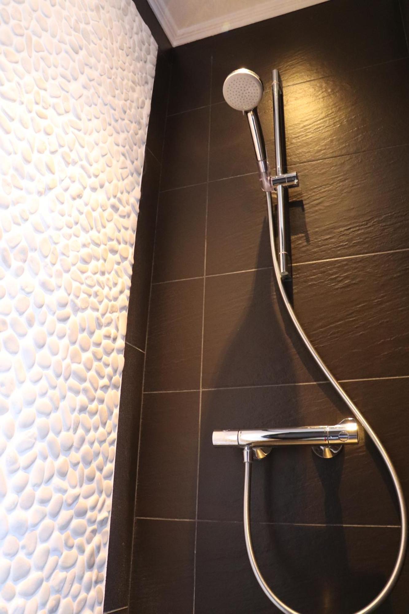 Chambre Lits Jumeaux avec Salle de Bains Privative