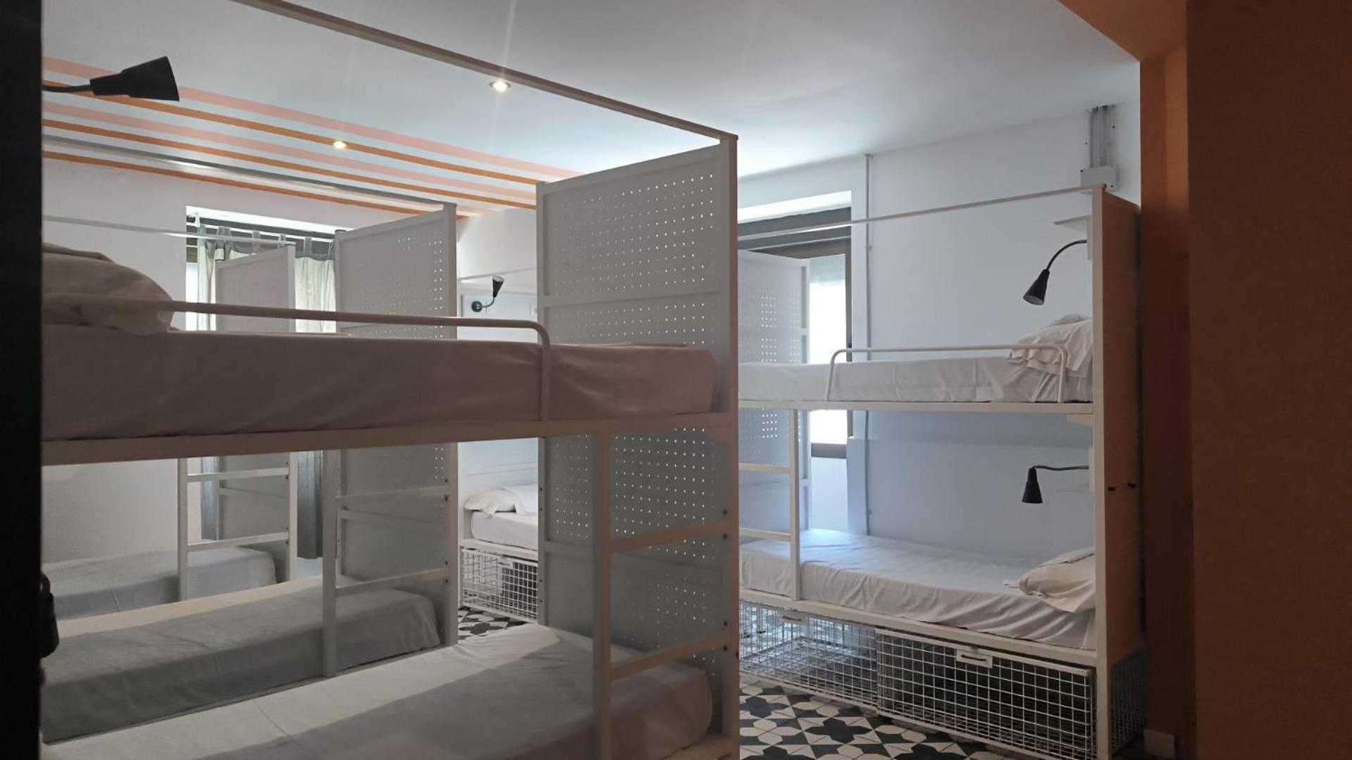 Bed in 10-Bed Mixed Dormitory Room with Private Bathroom,1592891179:JPEG