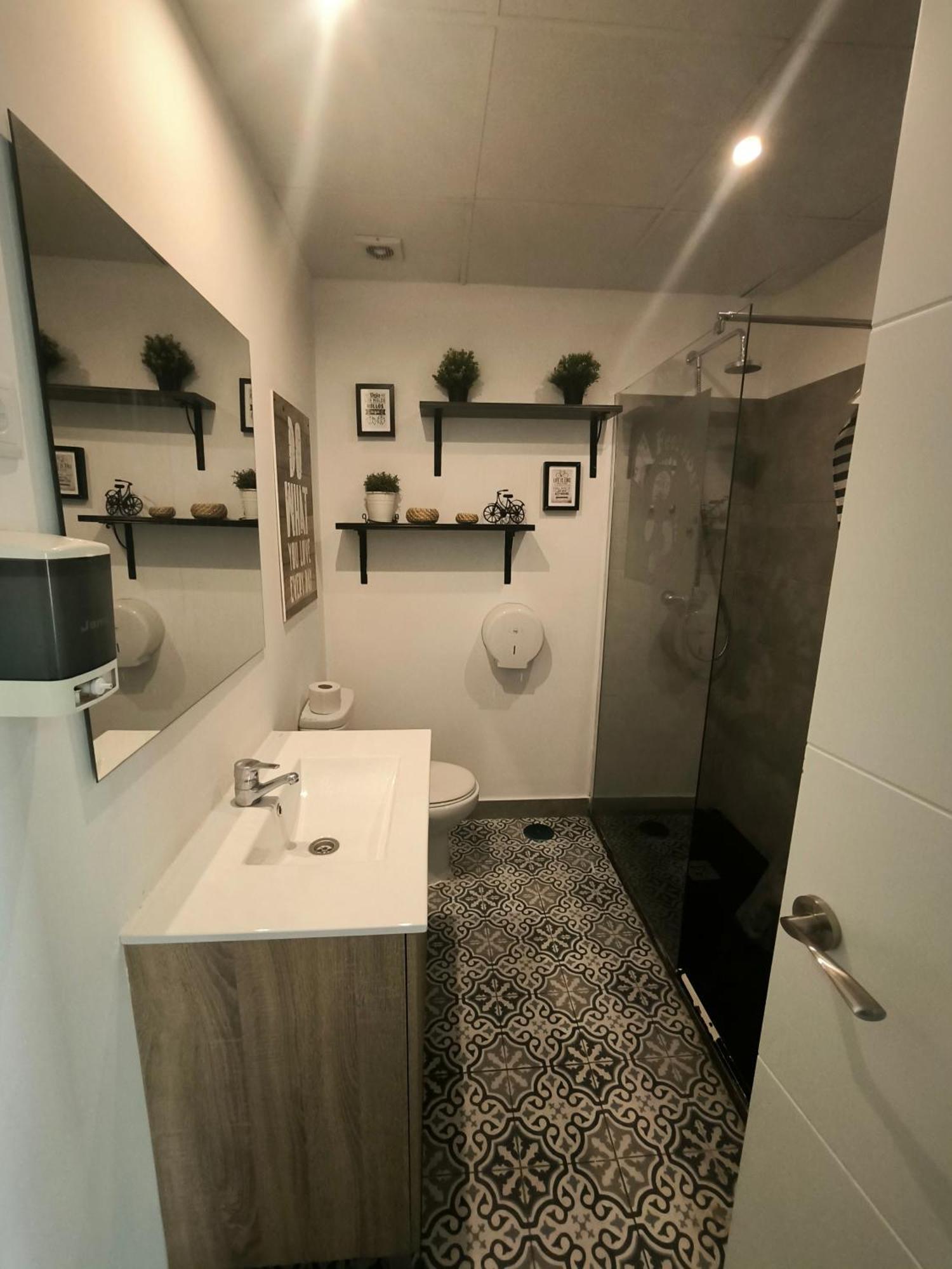 Bed in 6-Bed Mixed Dormitory Room