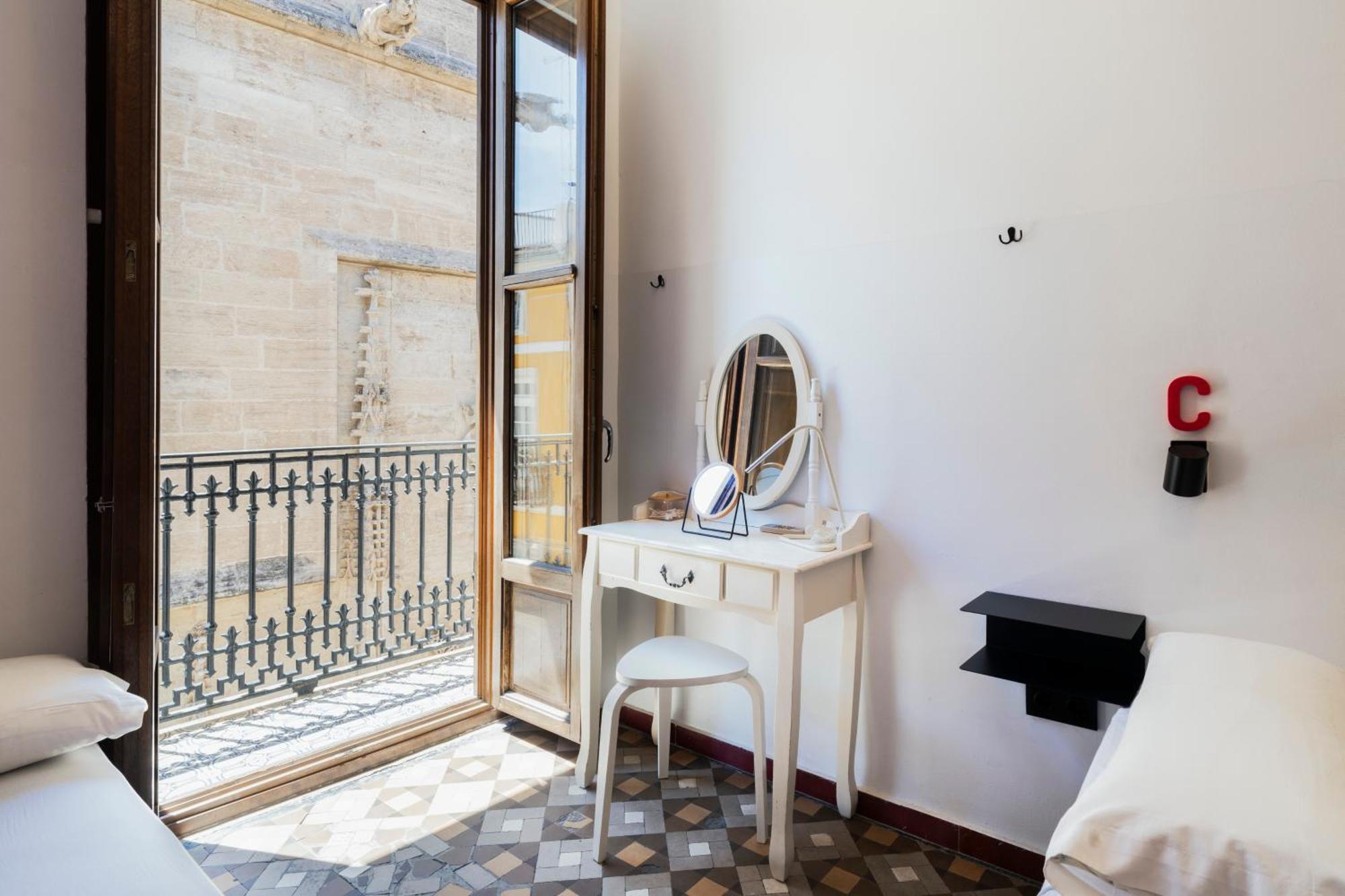 Single Bed in 3-Bed Female Dormitory,1597551653:JPEG