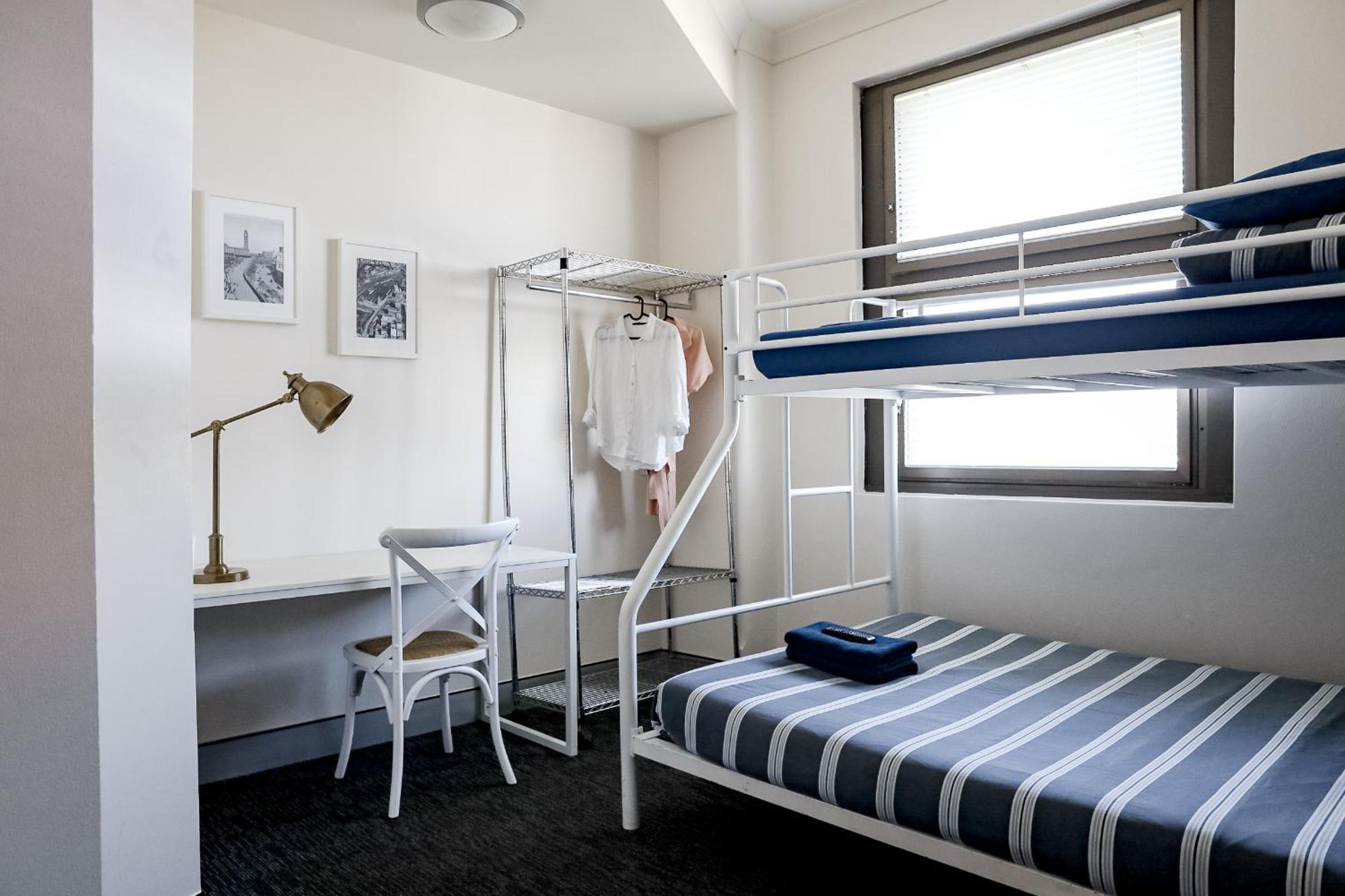 Chambre Triple avec Salle de Bains Commune