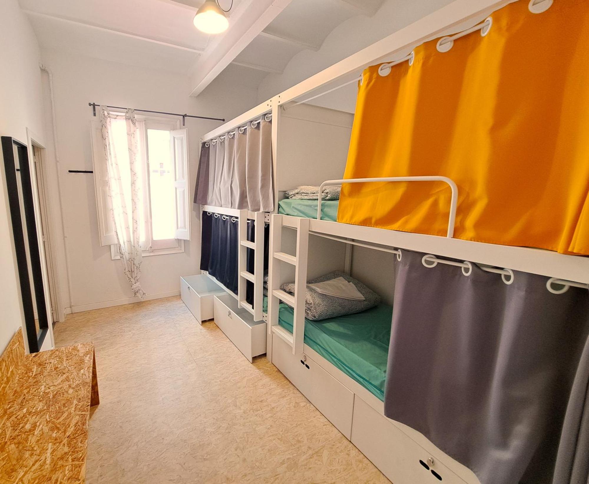 Bed 4-Bed Female Dormitory Room Private Bathroom,1606579322:JPEG