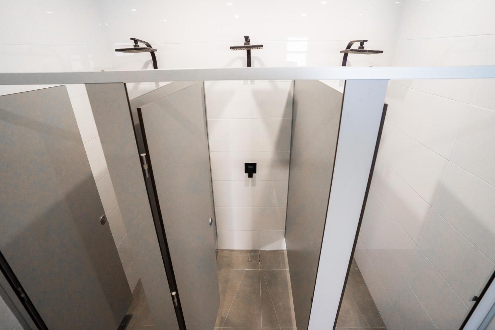 Lit dans Dortoir Mixte de 6 Lits avec Salle de Bains Commune (18-35 ans Uniquement)