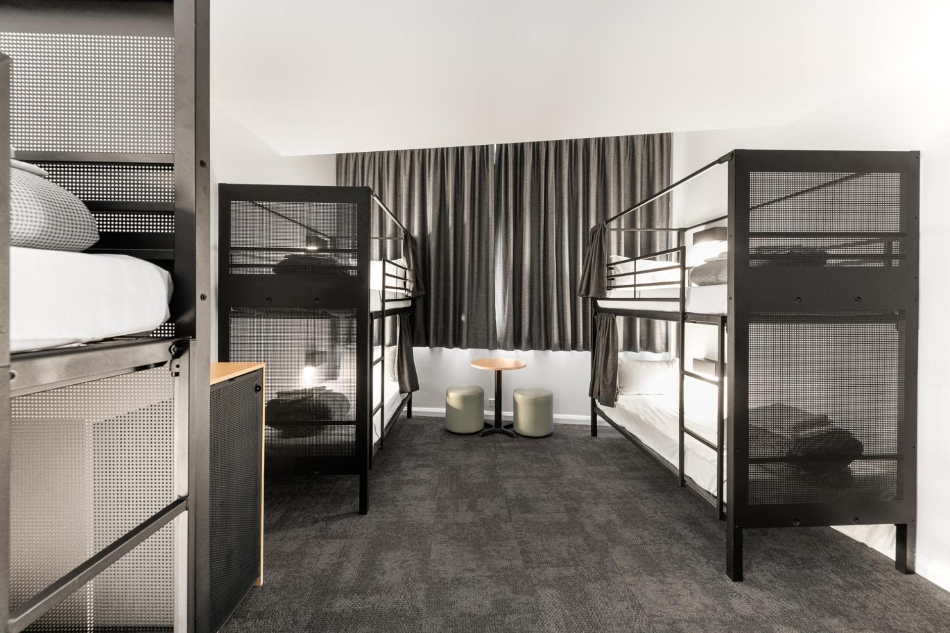 Bed 6-Bed Male Dormitory Room