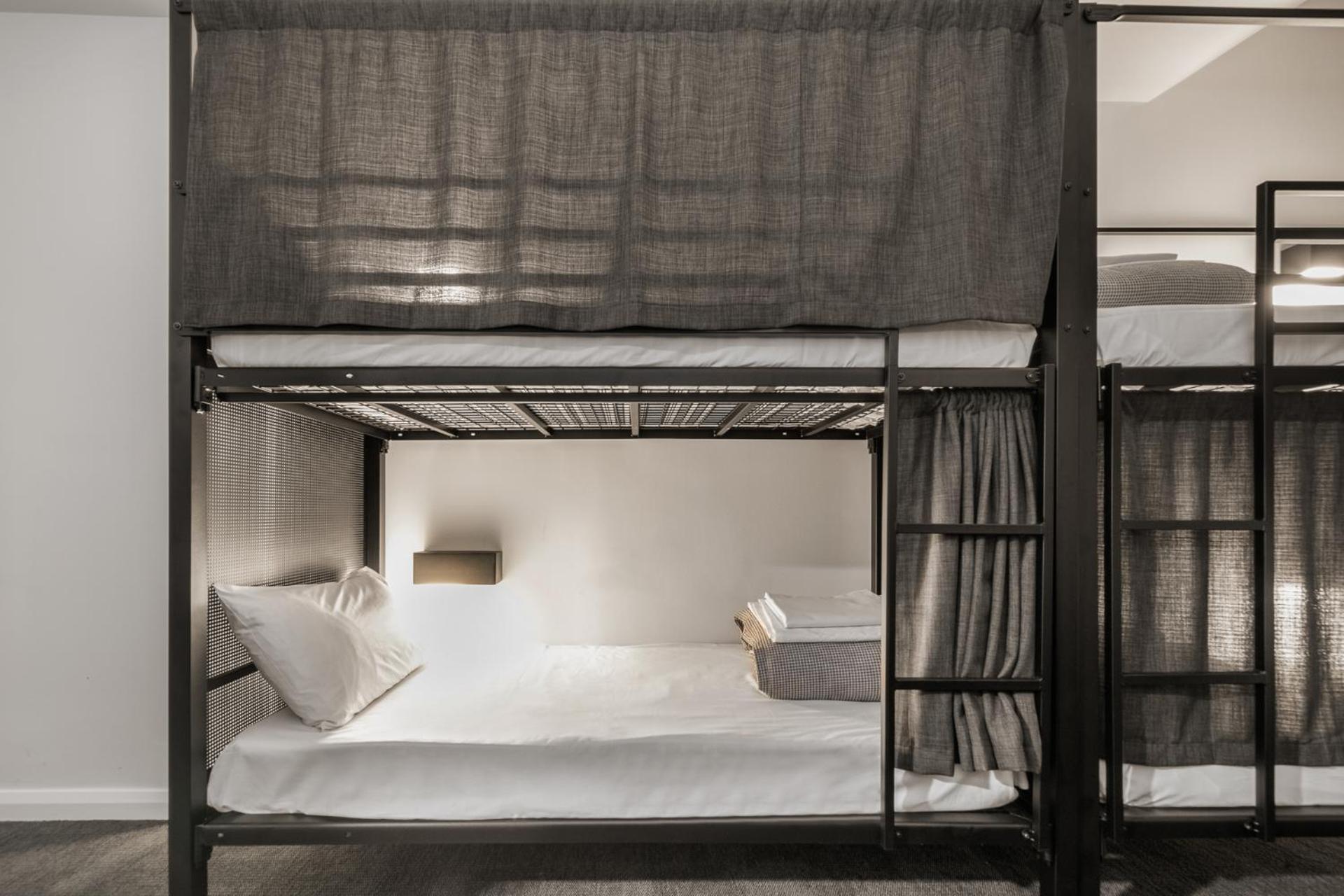 Entire 4 Share Room