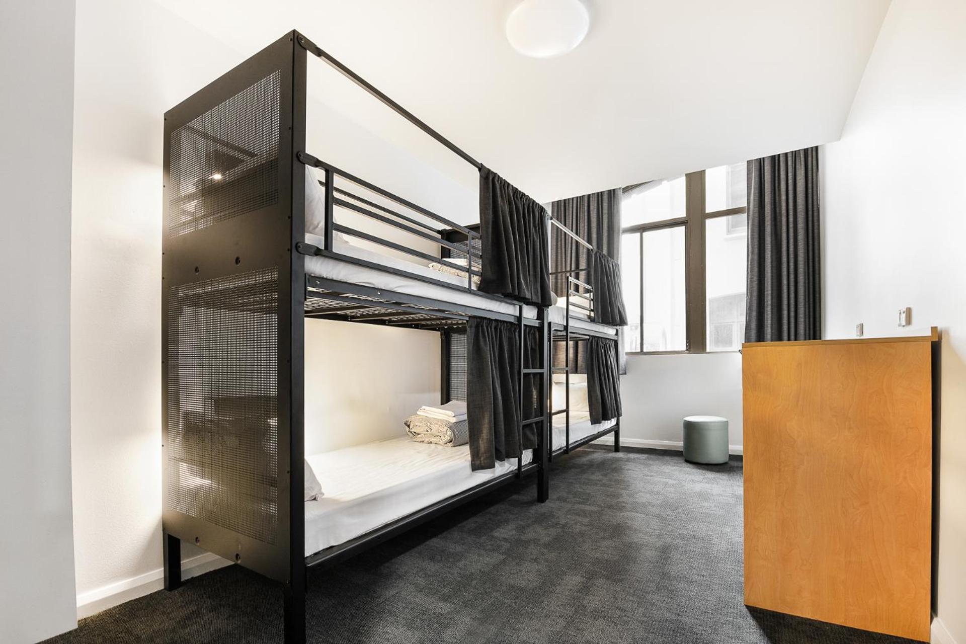 Entire 4 Share Room