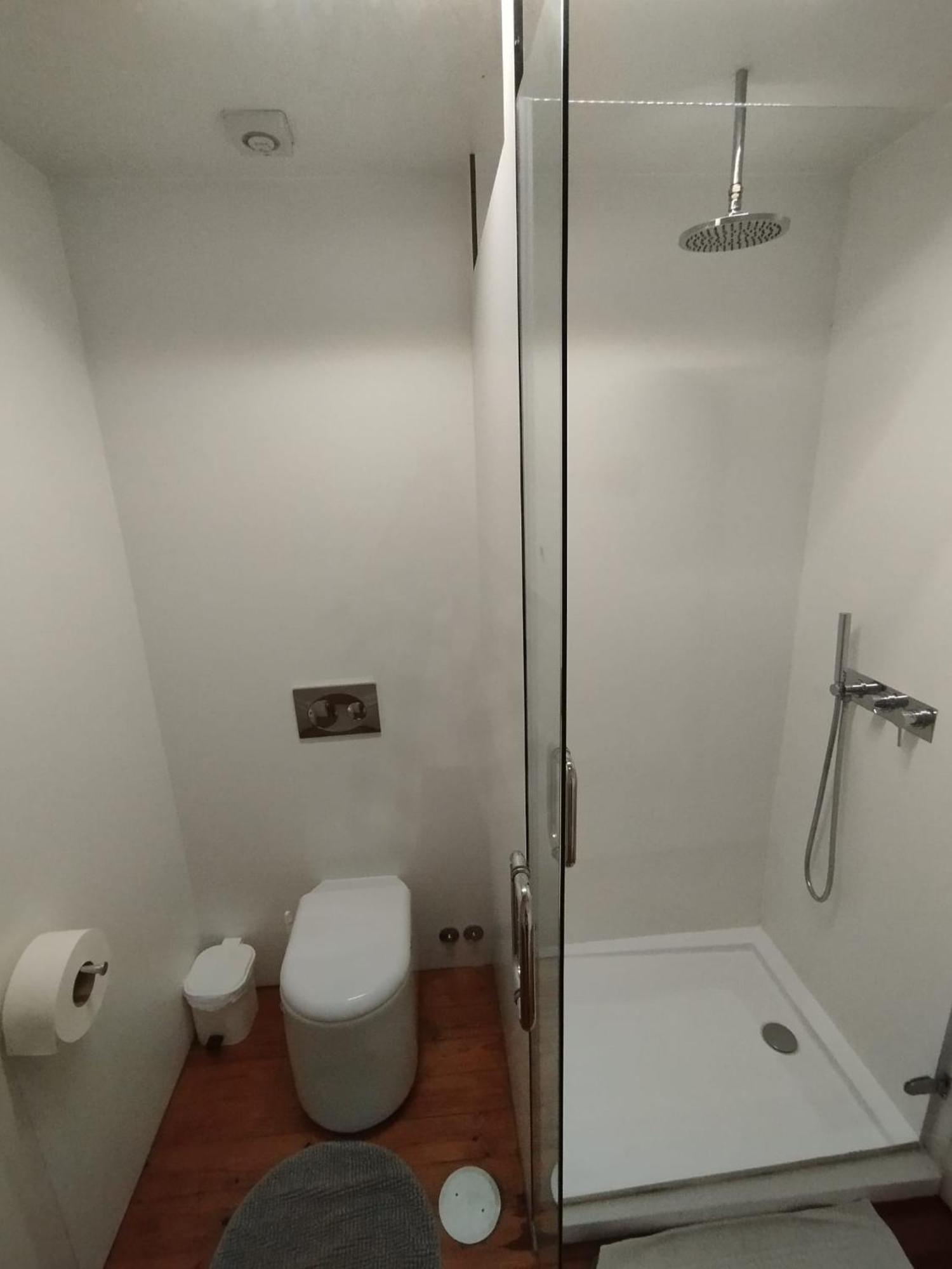 6-Bed Mixed Dormitory Room,1624329929:JPEG