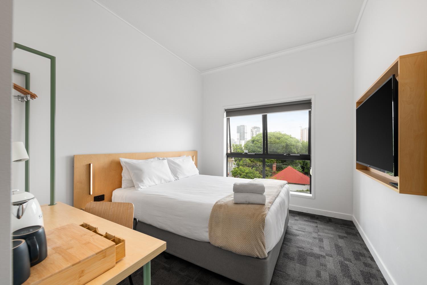 Queen River View Ensuite