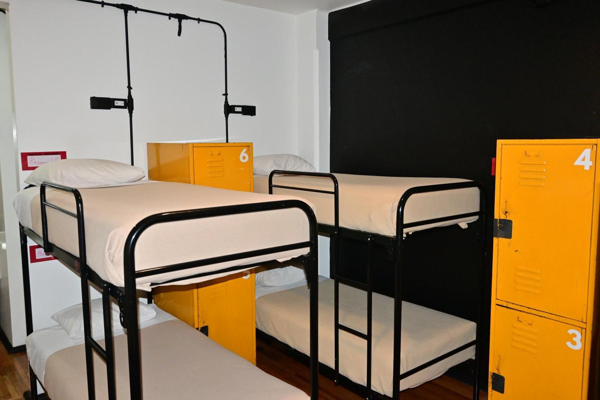 Bed 6-Bed Male Dormitory Room Interior suite,1627935304:JPEG