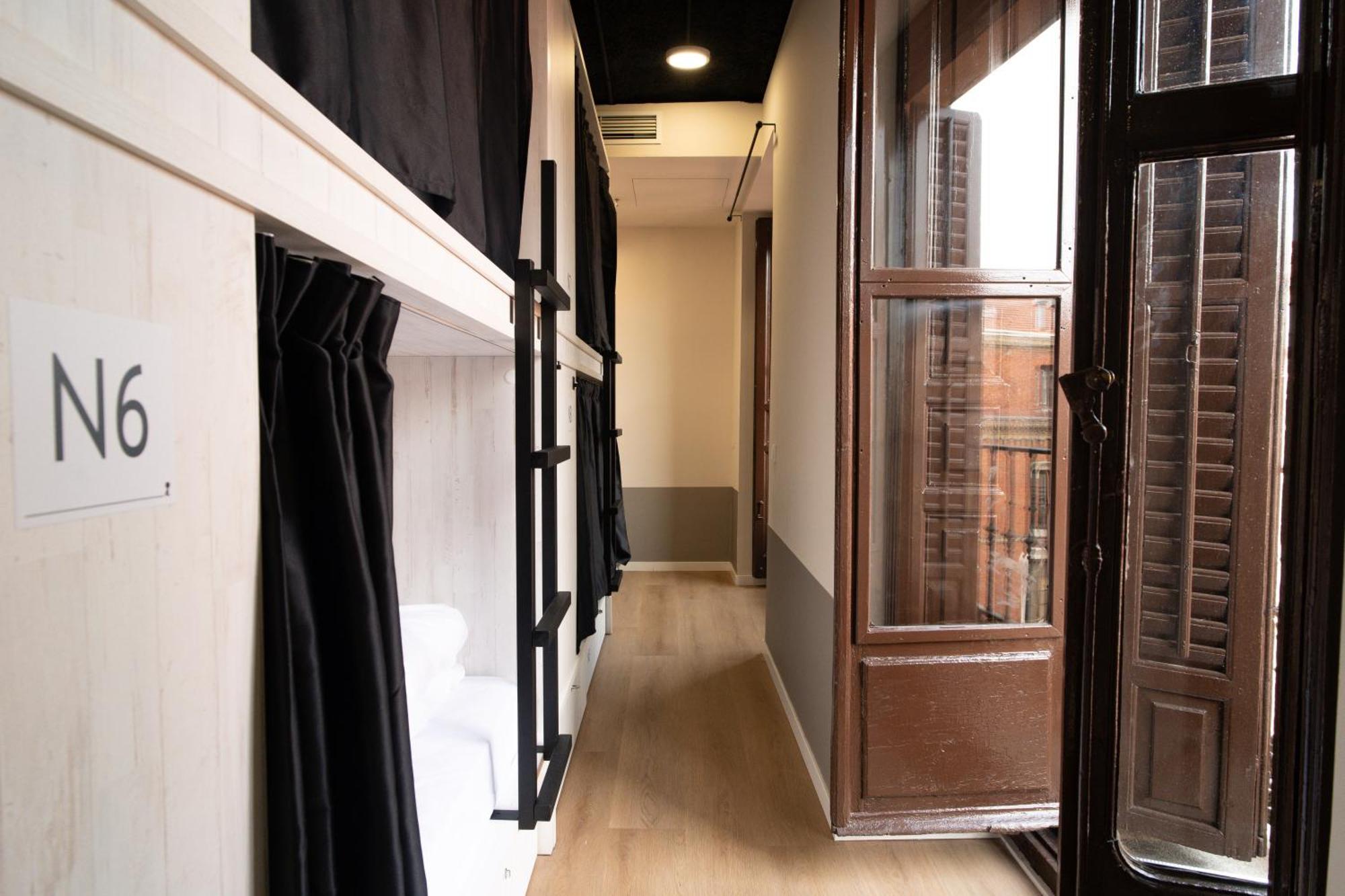 8-Bed Mixed Dormitory Room,1628242665:JPEG