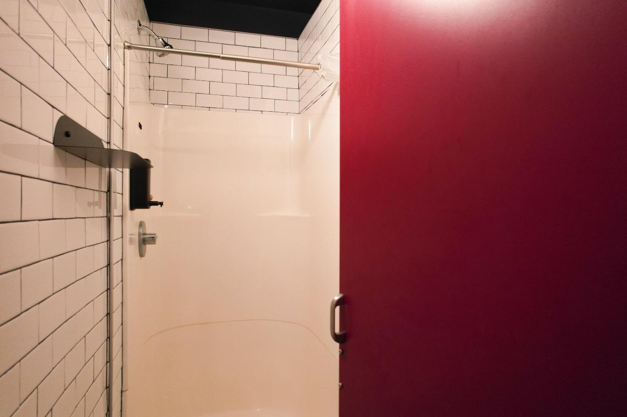 Chambre Triple Basique avec Salle de Bains Commune