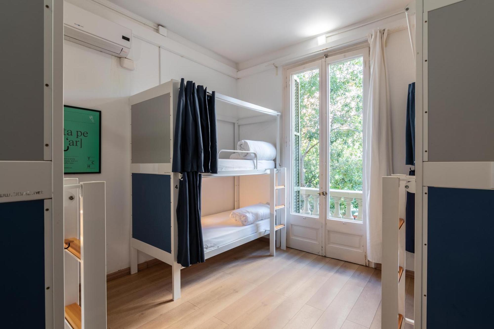 Chambre Familiale (6 Adultes) avec Salle de Bains Commune
