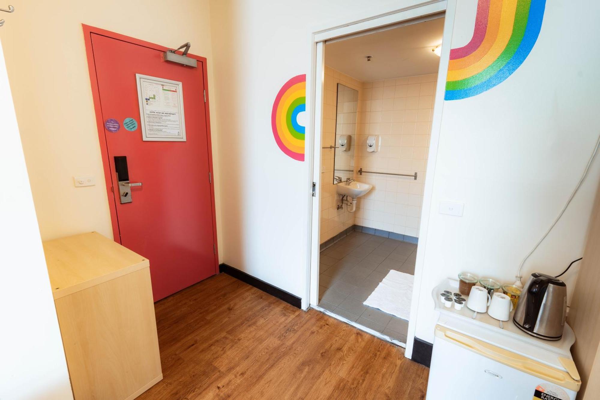 Chambre Lits Jumeaux avec Salle de Bains Privative (Réservée aux Personnes de 18 Ans et plus)