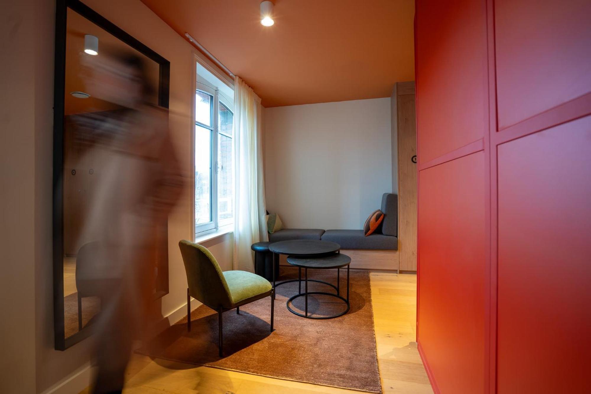 Mixed Dormitory Room,1644373778:JPEG