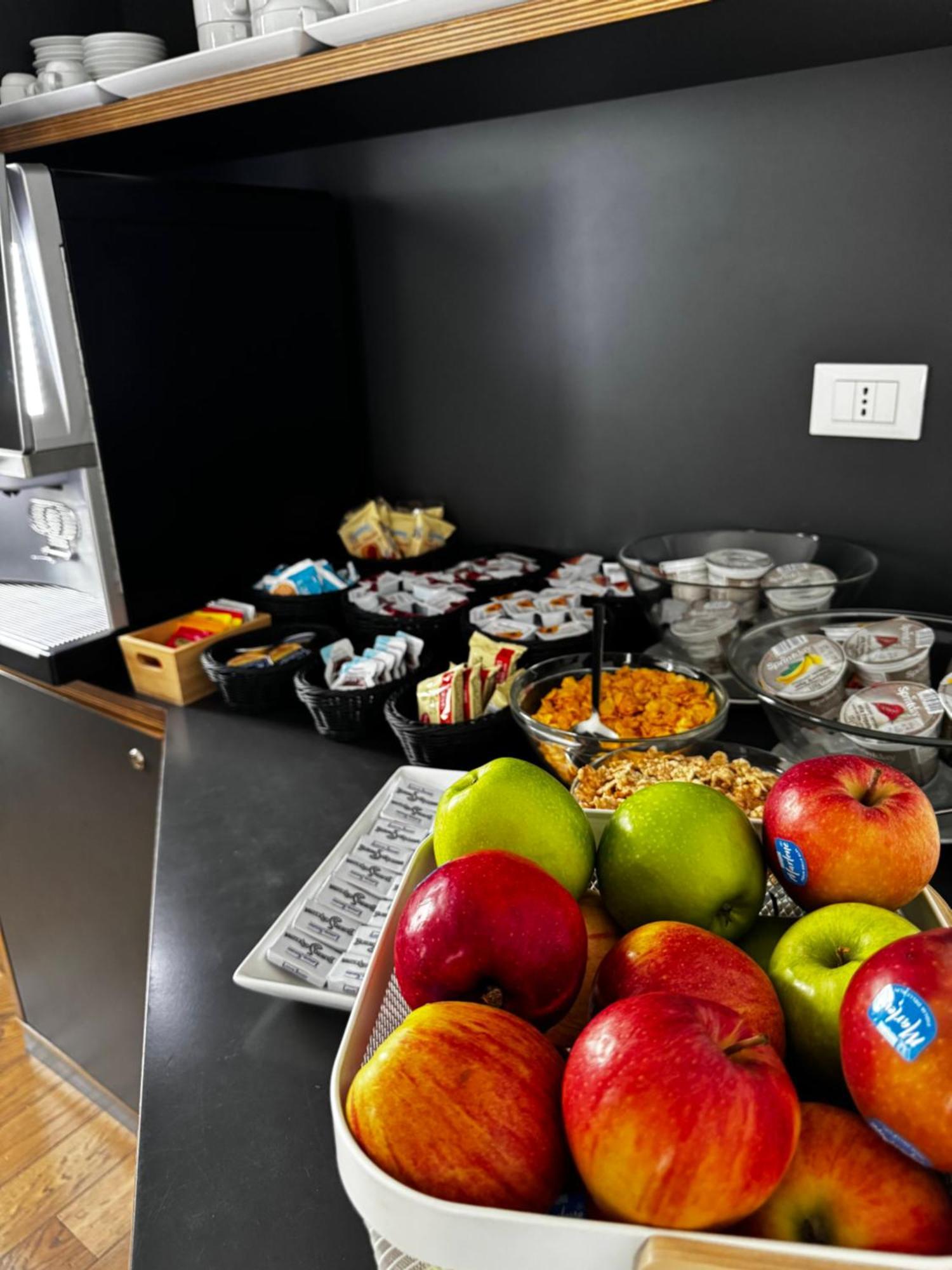 Bed in 6-Bed Mixed Dormitory Room with Private Bathroom,1650031618:JPEG