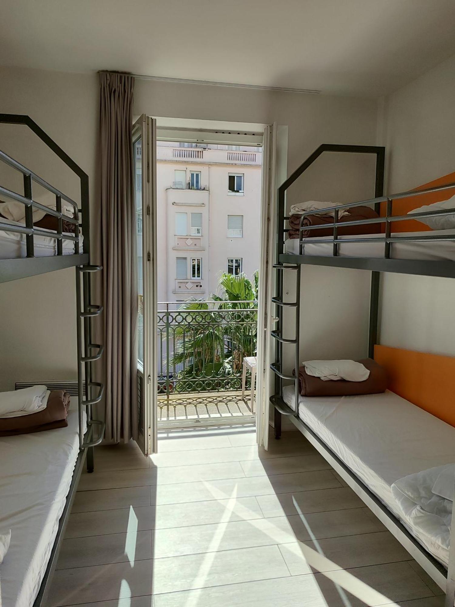 Quadruple Room Shower