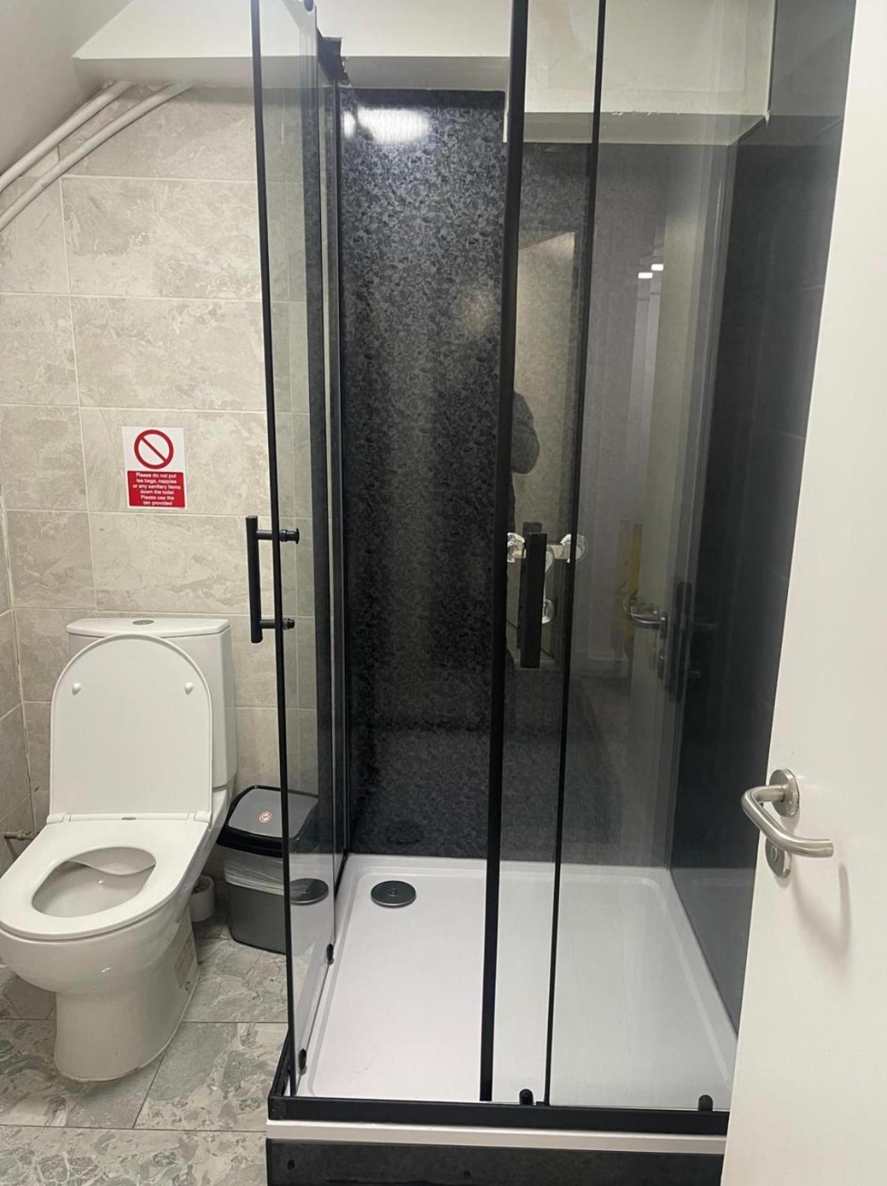 Chambre Simple avec Salle de Bains Commune