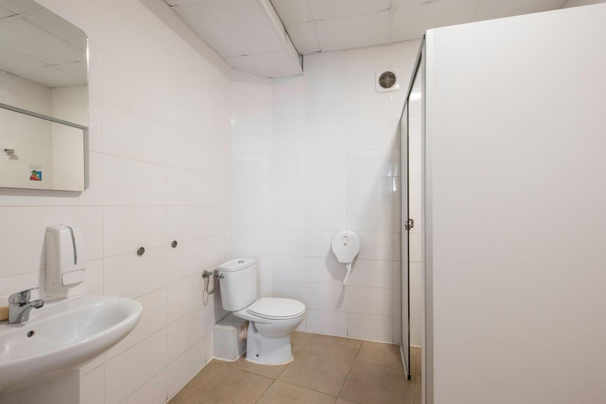 Lit dans Dortoir Mixte de 6 Lits avec Salle de Bains Privative